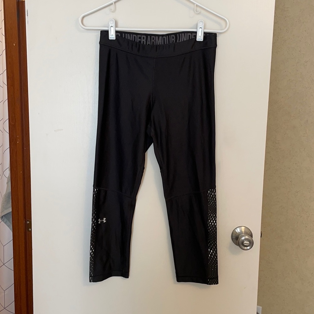 Cropped UA leggings.